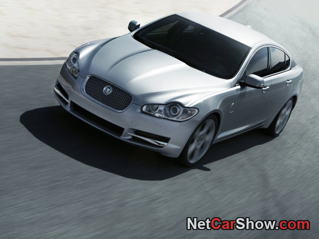 Jaguar XF: по-настоящему живой